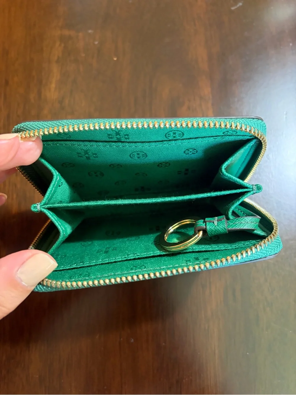 New! Tory Burch Emerson Zip Around Wallet